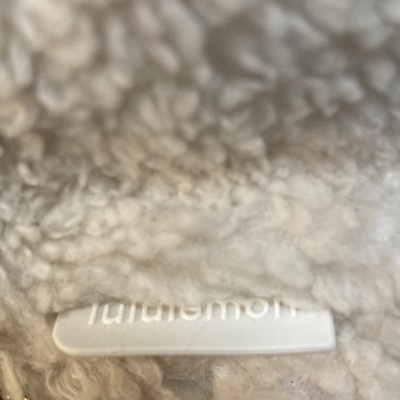Lululemon Everywhere Fleece Belt Bag Natural Ivory Trench EUC - Picture 12 of 12